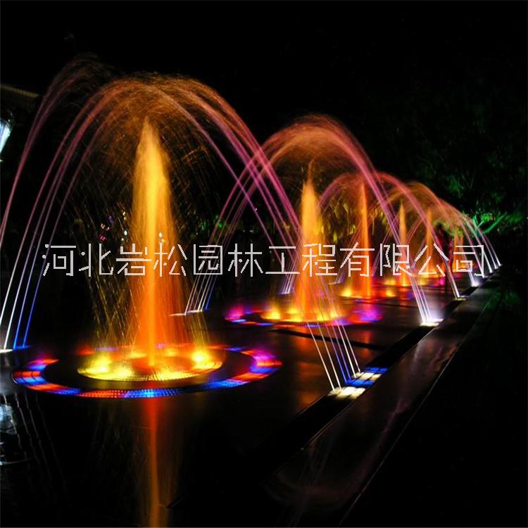 跑動(dòng)噴泉 風(fēng)向噴泉圖片
