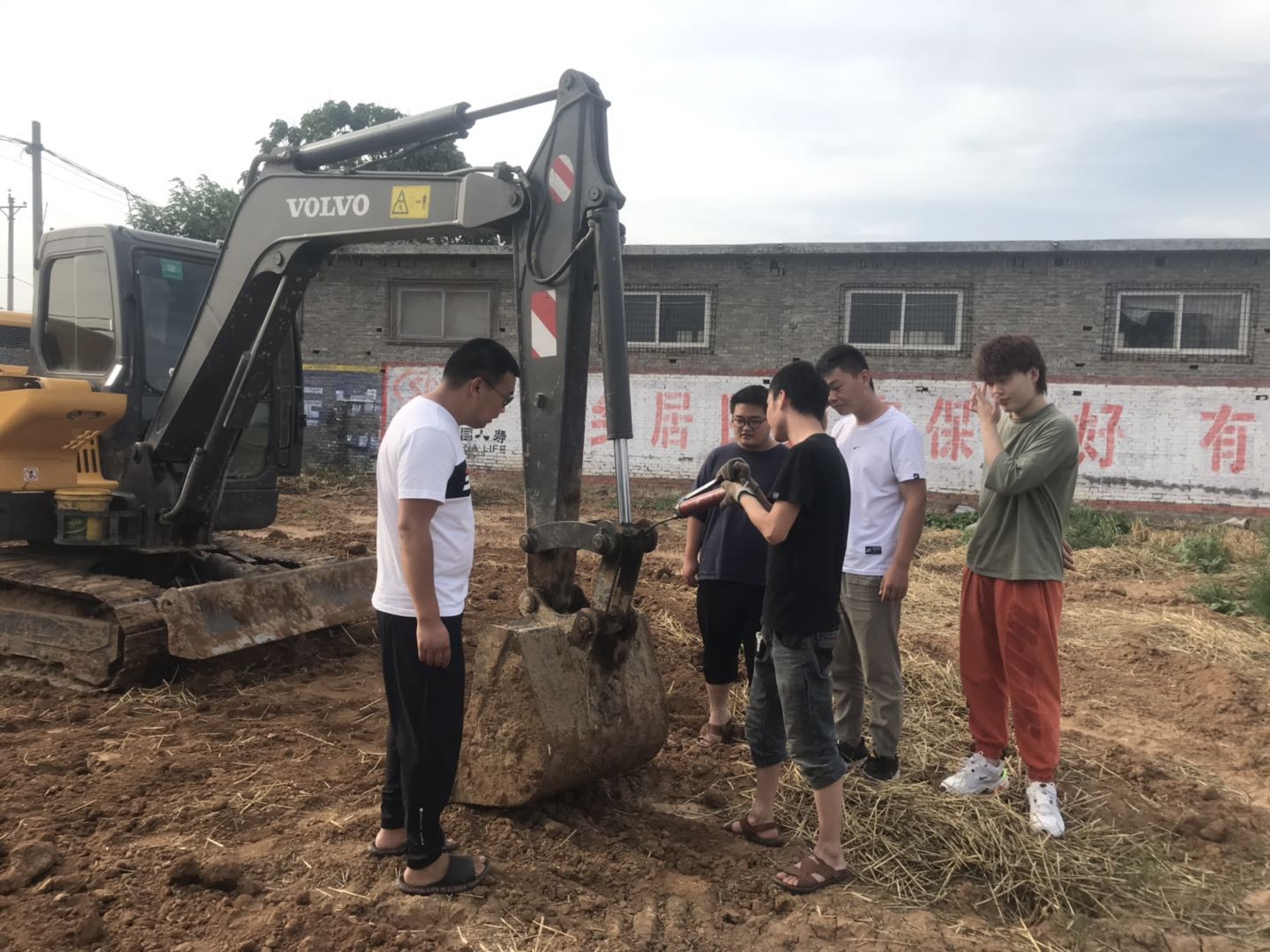 河南新乡挖掘机培训  挖掘机技术培训 新乡挖掘机培训学校