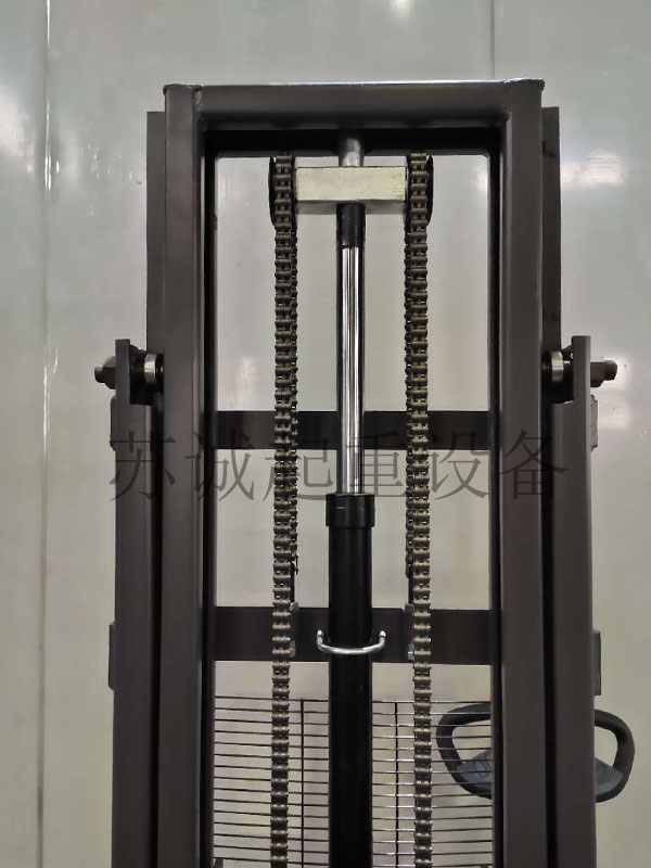 半電動(dòng)堆高車圖片/半電動(dòng)堆高車樣板圖 (3)