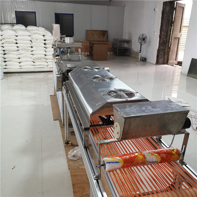 烙饃機(jī) 烙饃機(jī)器價(jià)格 全自動(dòng)圓形烙饃機(jī)萬(wàn)年紅廠家推薦