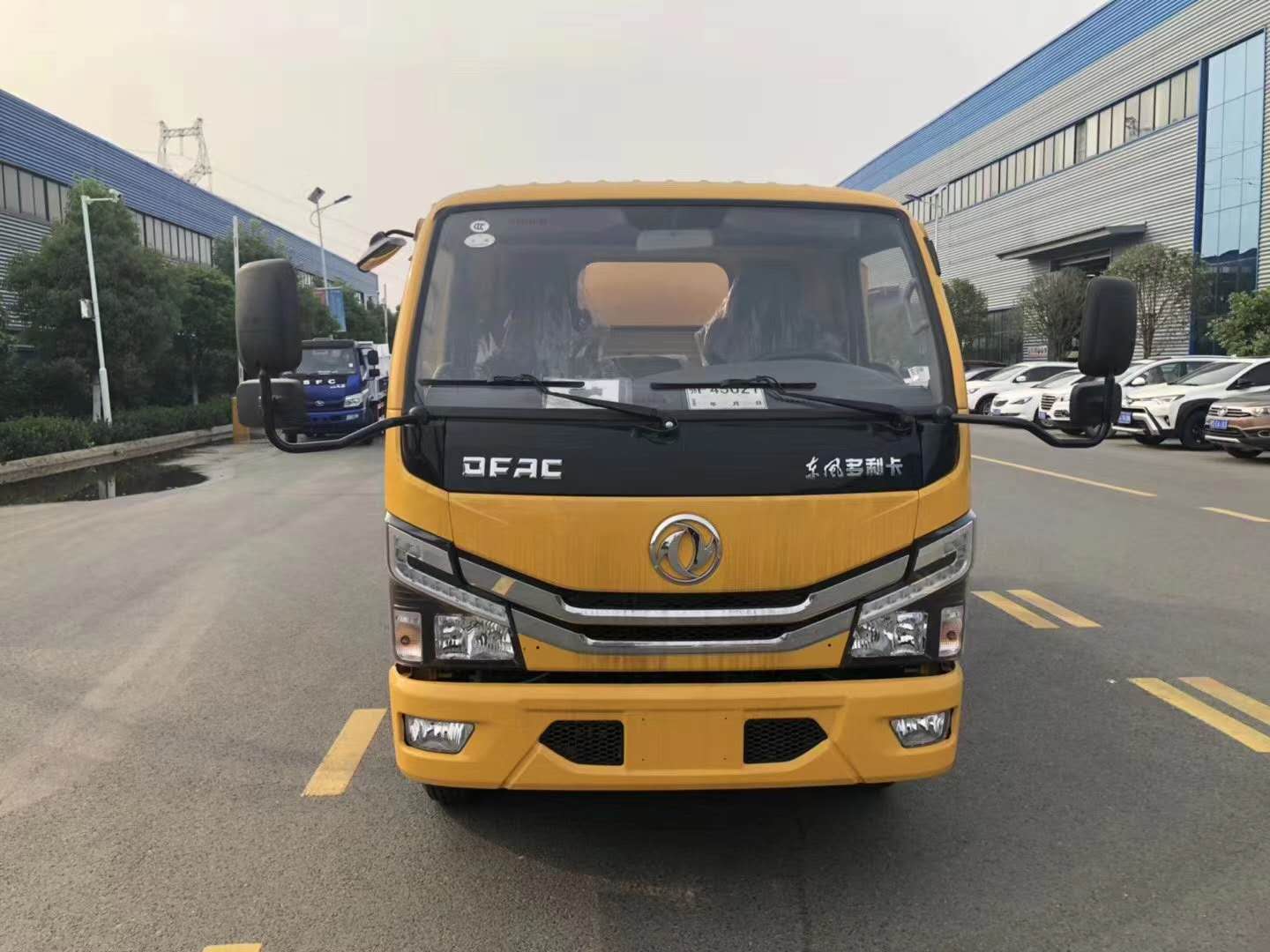 東風(fēng)多利卡6方清洗吸污吸糞車圖片/東風(fēng)多利卡6方清洗吸污吸糞車樣板圖 (2)