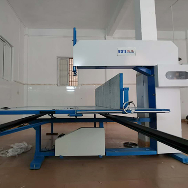 東莞派爾四輪立切機(jī) 珍珠棉立切機(jī) 海綿立 四輪立切機(jī) 珍珠棉直切機(jī)