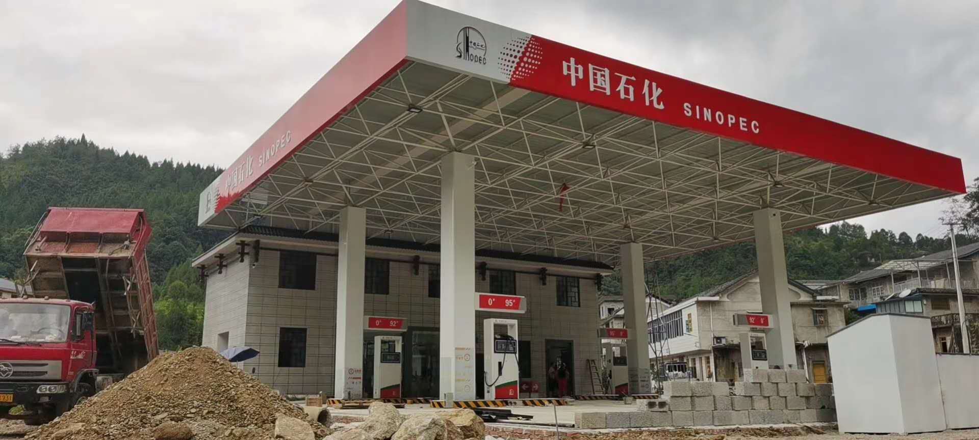 云南2010最新款加油機(jī)圖片