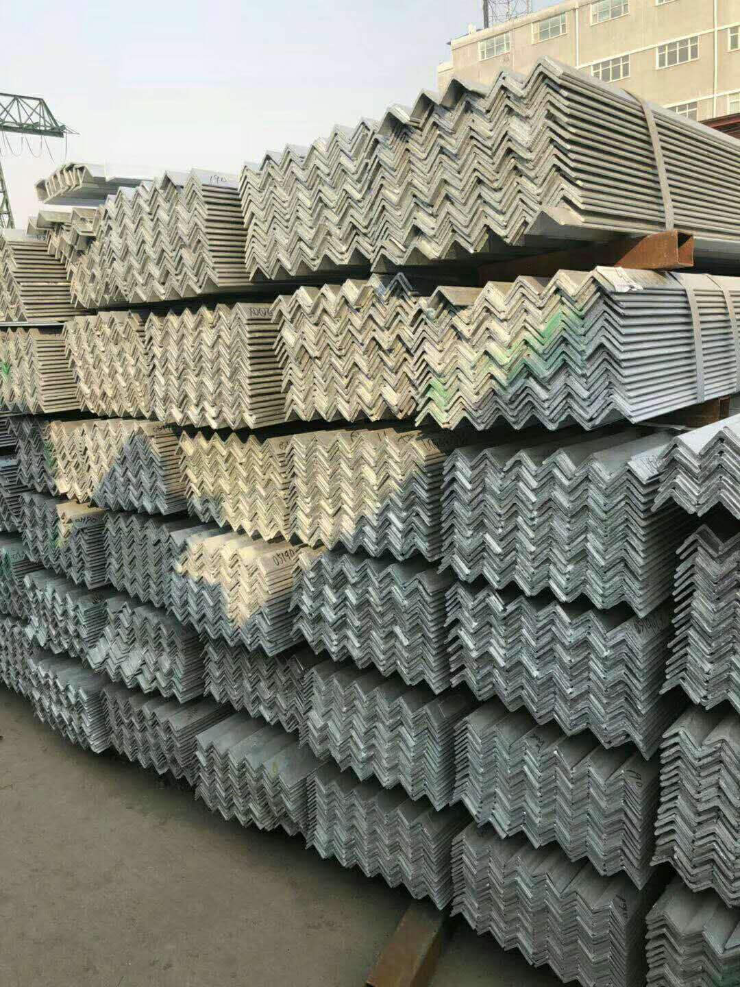 雄安角鋼現(xiàn)貨，角鋼價格，角鋼免費送貨