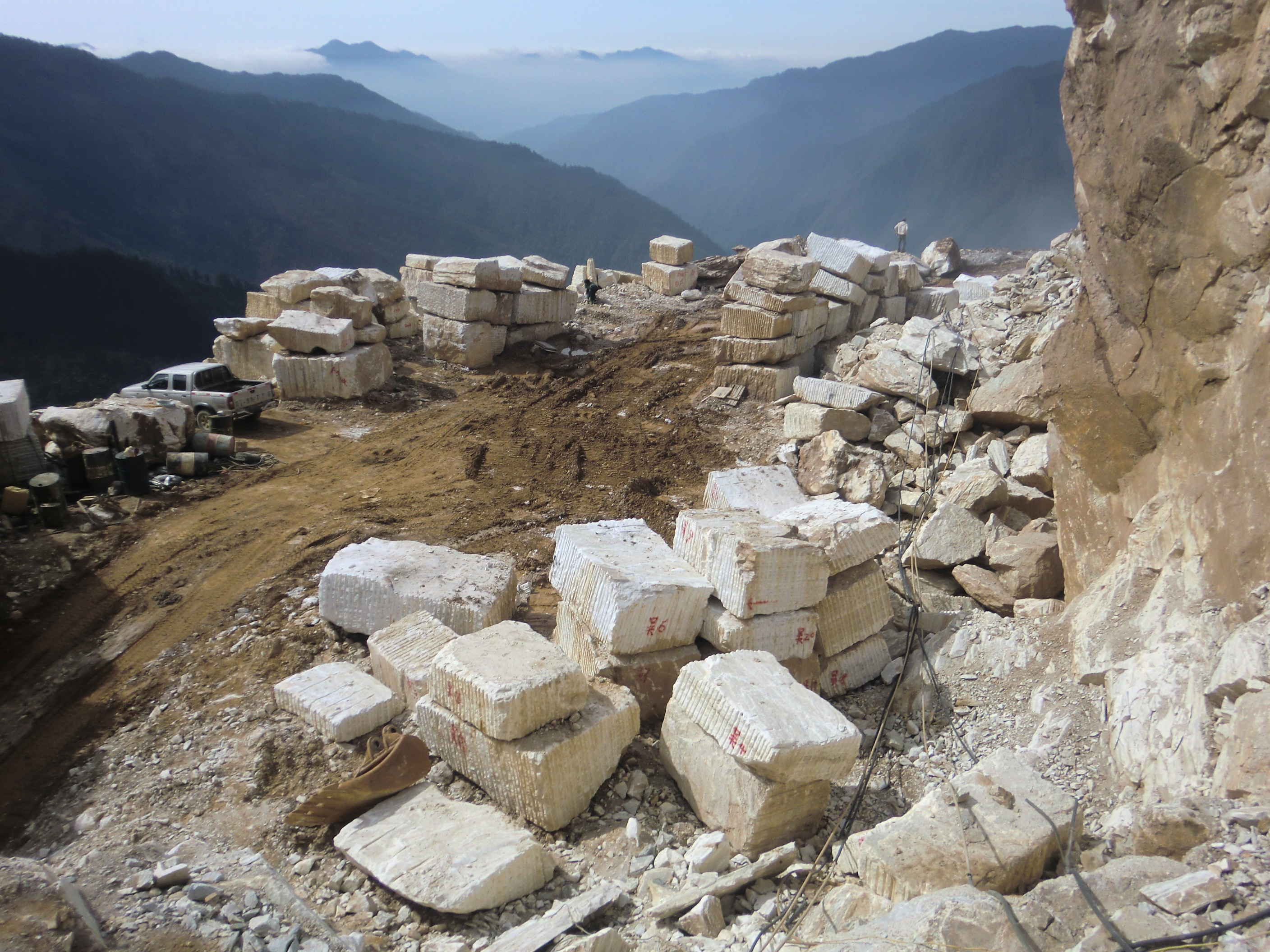 漢白玉荒料圖片/漢白玉荒料樣板圖 (1)