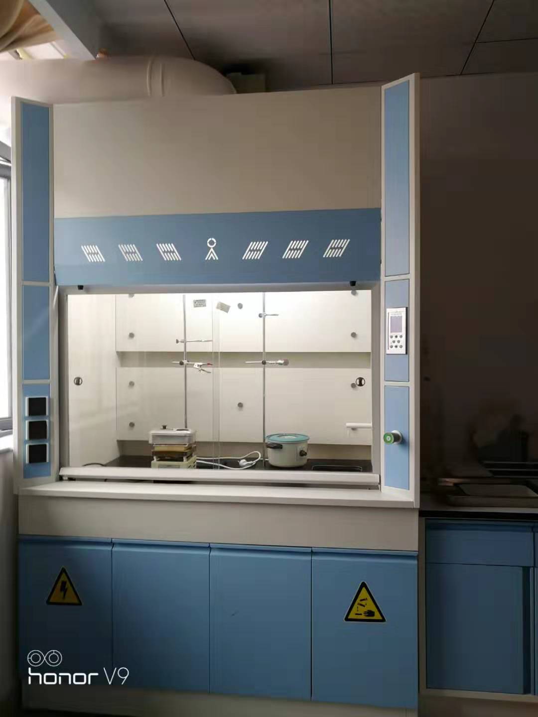 全鋼通風(fēng)柜、廠家、供應(yīng)商、多少錢、直銷【廣州市大來中速裝實(shí)驗(yàn)室設(shè)備有限公司】