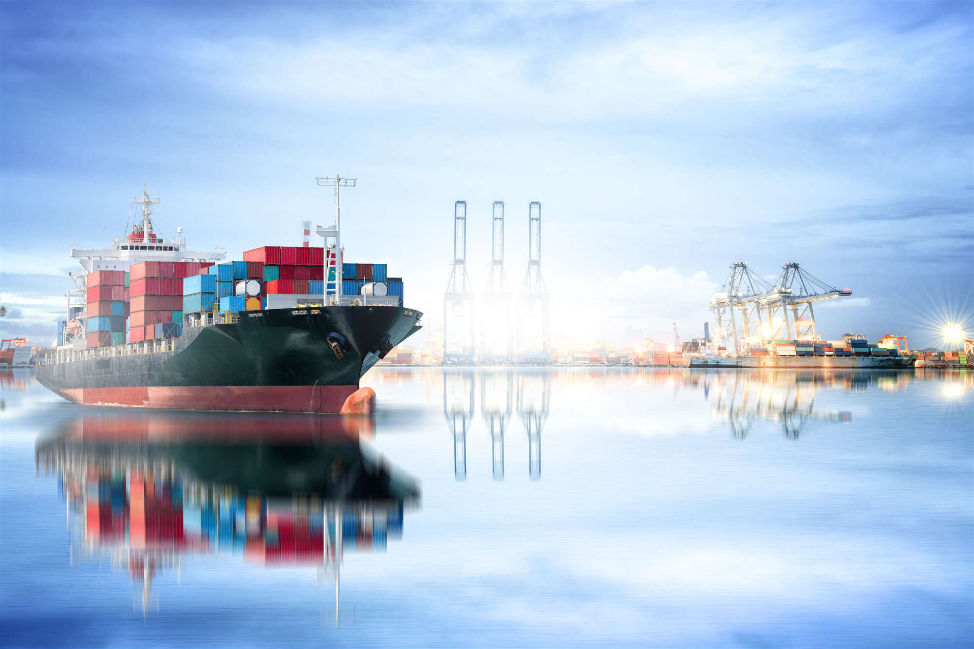 青島港到鹿特丹港海運(yùn)集裝箱 整柜出口報(bào)關(guān)