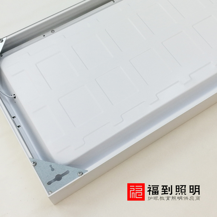 廣東教室燈具生產(chǎn)廠家定制安裝報價熱線電話