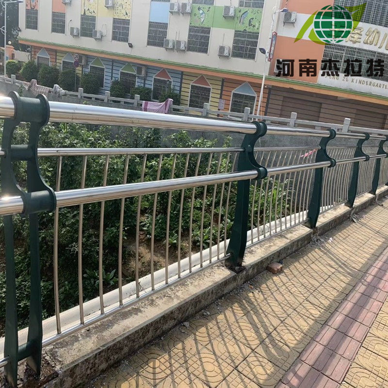 洛阳市不锈钢复合管桥梁护栏厂家