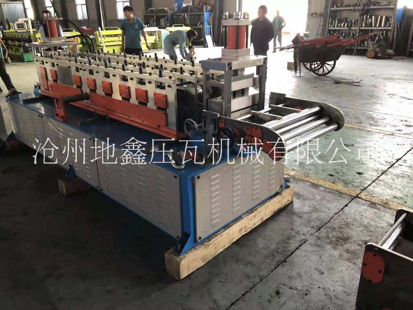 可調(diào)小方板壓瓦機設(shè)備 120-200型號小方扣板機