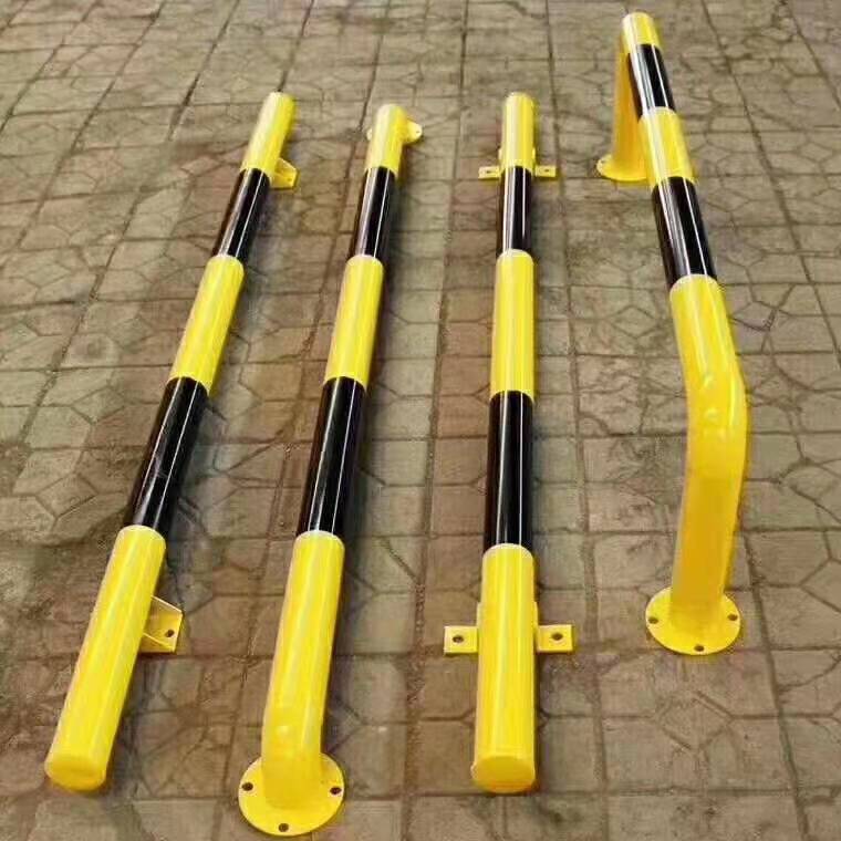 交通設(shè)施擋車柱 防撞柱現(xiàn)貨隔離樁U型樁鋼管護(hù)欄擋車桿