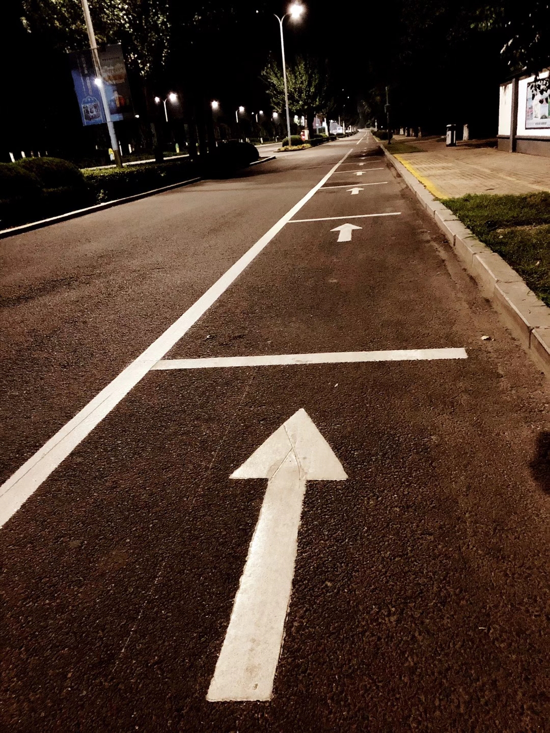 惠州停車(chē)場(chǎng)劃車(chē)位線|消防通道劃線圖片/惠州停車(chē)場(chǎng)劃車(chē)位線|消防通道劃線樣板圖 (2)