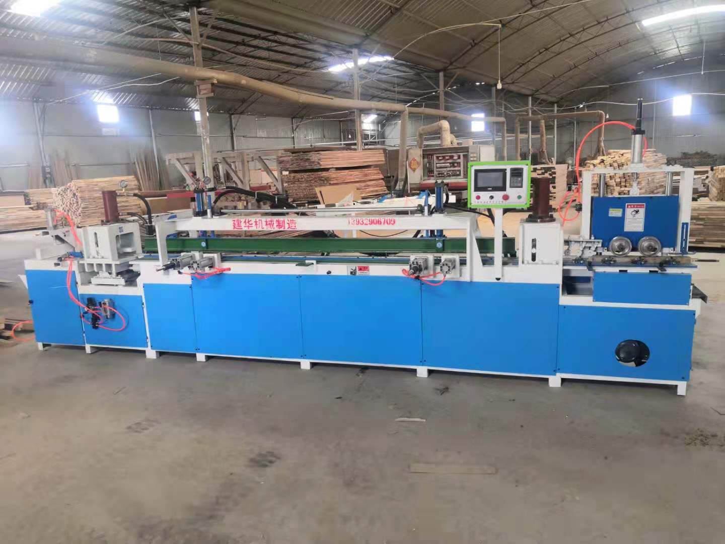 新型木工機(jī)械全自動(dòng)指接機(jī)設(shè)備圖片