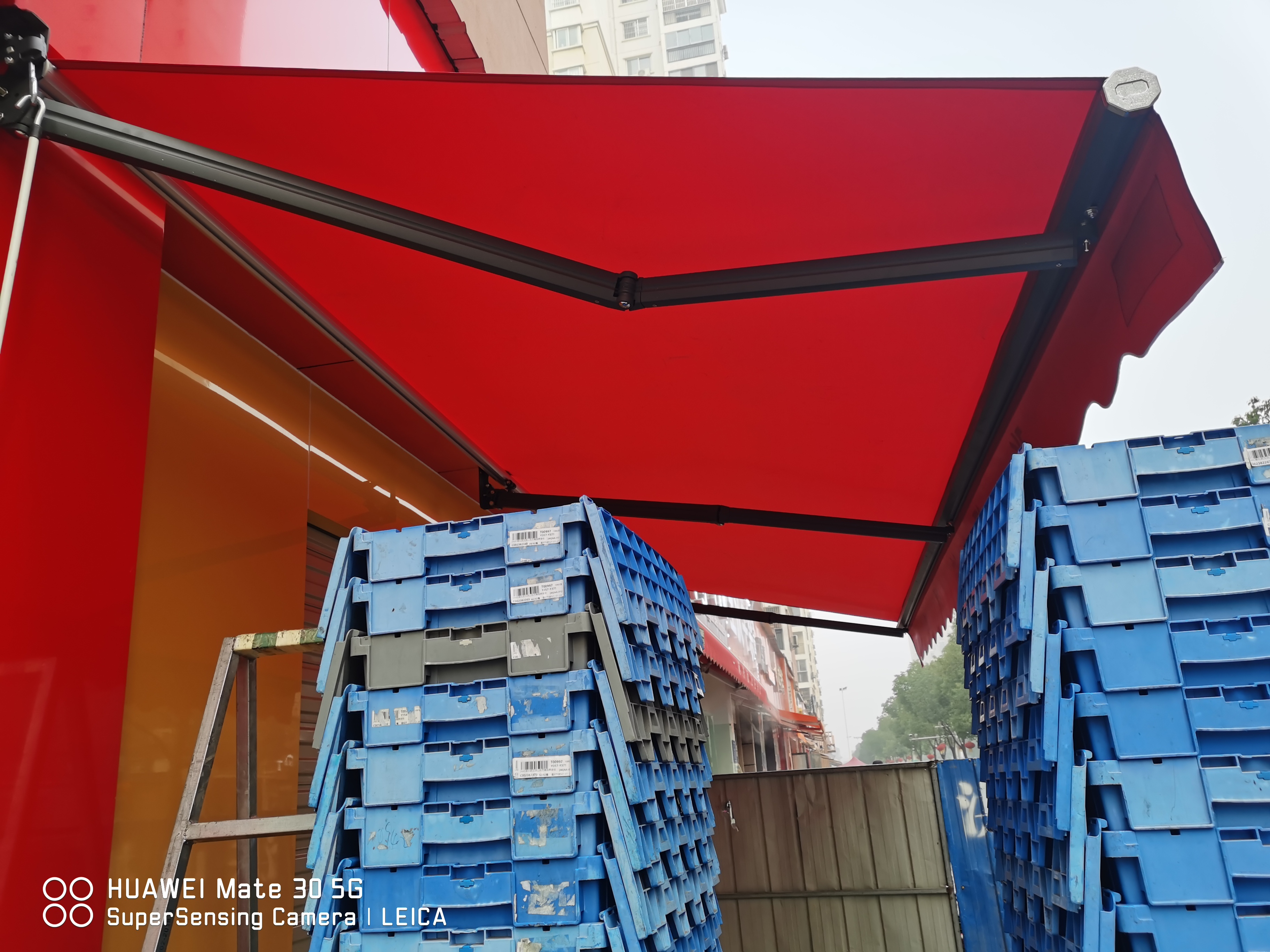 伸縮蓬廠家報價  伸縮蓬供應(yīng)商