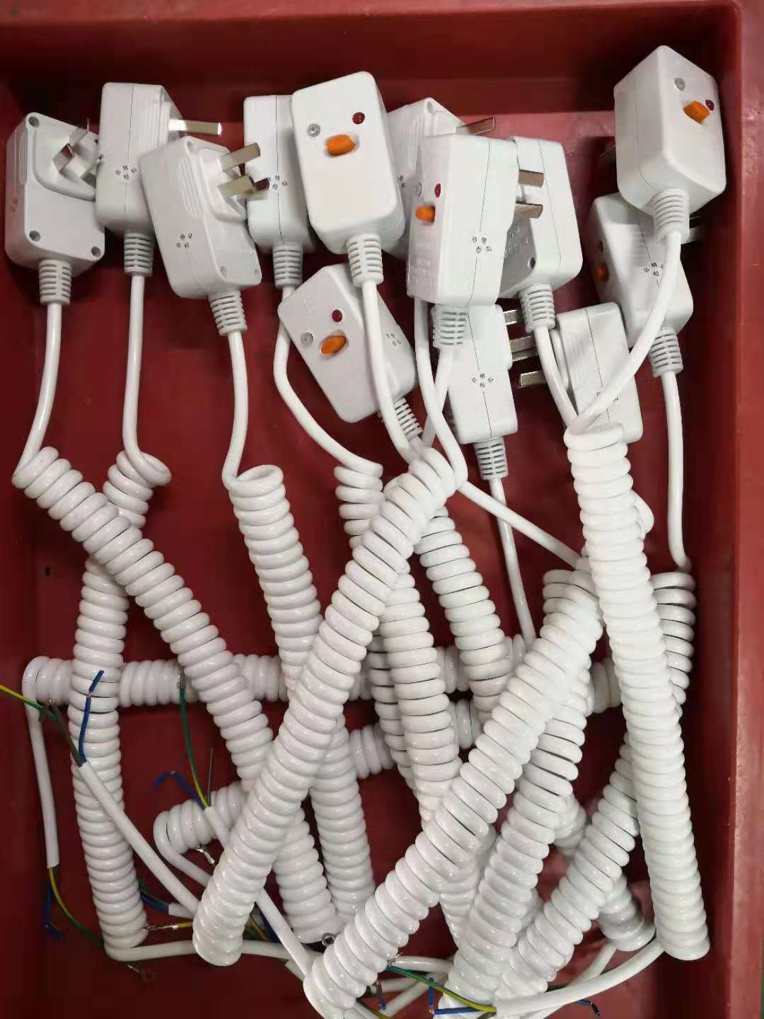 通用漏電保護插頭10A 防漏*通用漏電保護插頭10A 防漏電保護器插座接線 漏?？照{熱水器