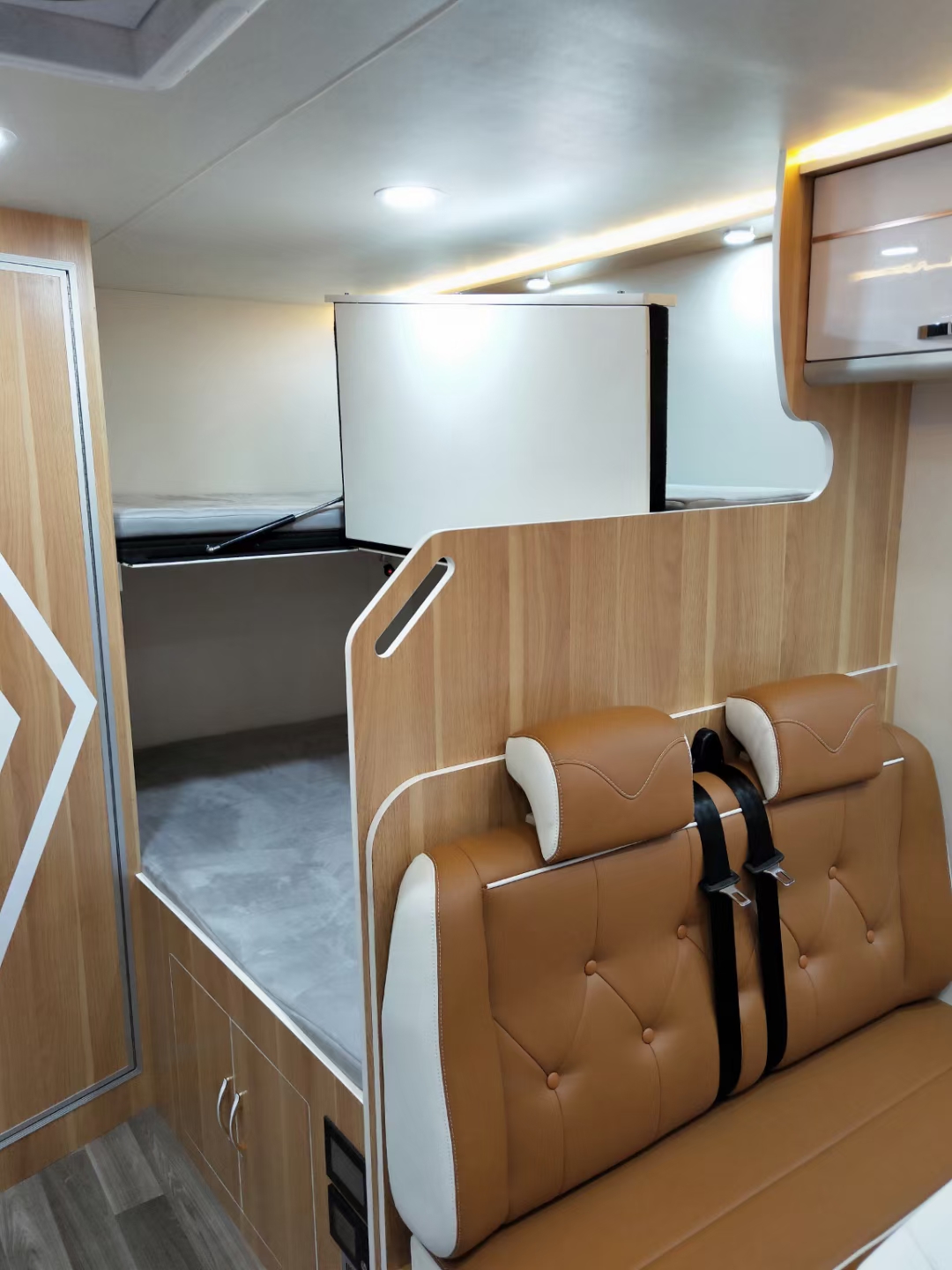 廣東上汽大通V80C型房車圖片