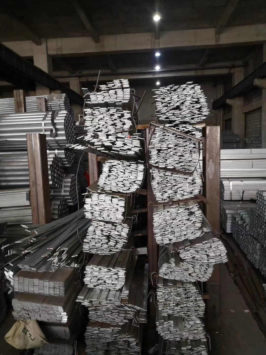 黑扁鐵 鍍鋅扁鋼圖片/黑扁鐵 鍍鋅扁鋼樣板圖 (3)