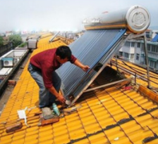 太陽(yáng)能熱水器維修圖片