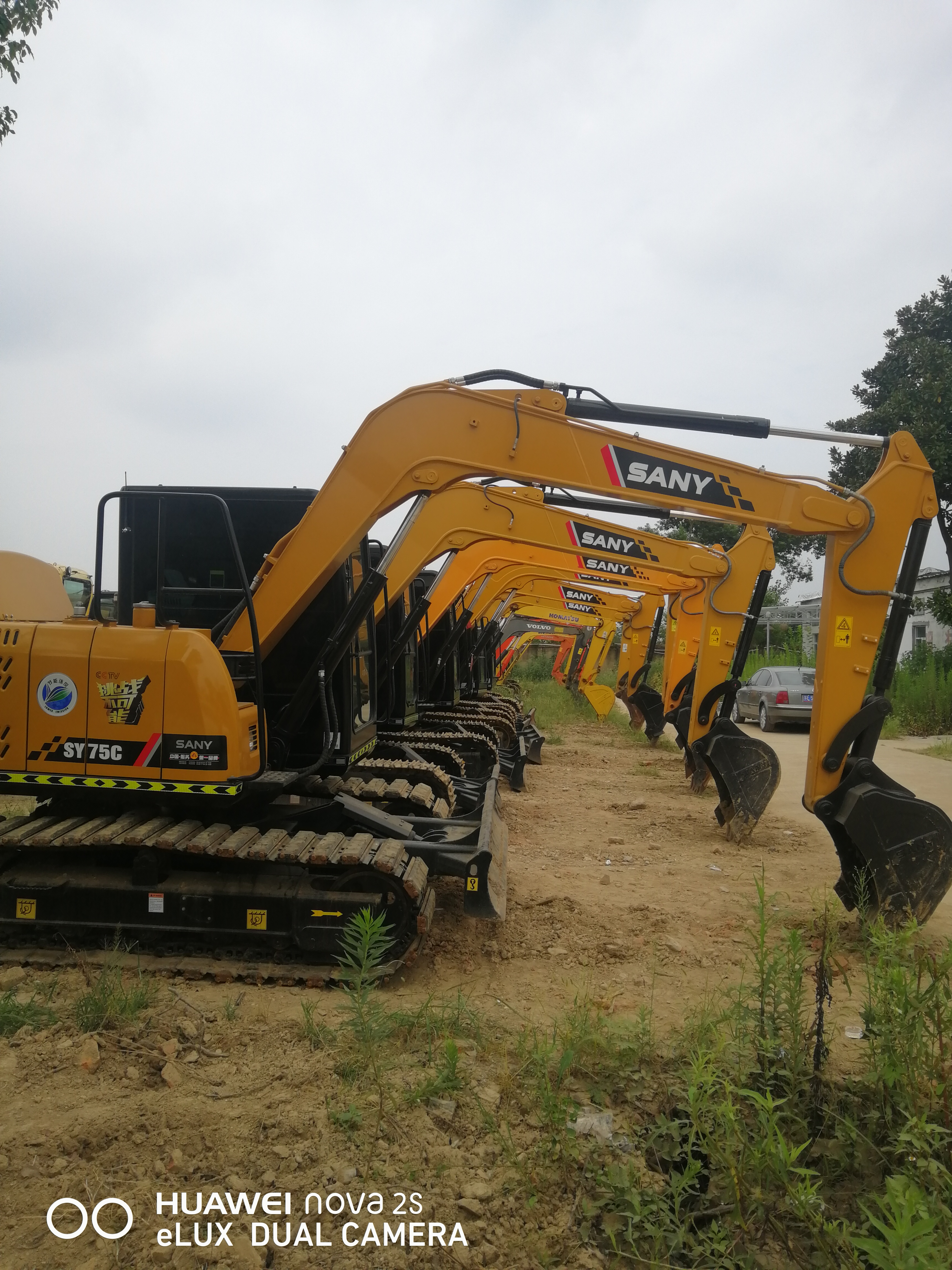 75挖掘機(jī)圖片/75挖掘機(jī)樣板圖 (4)