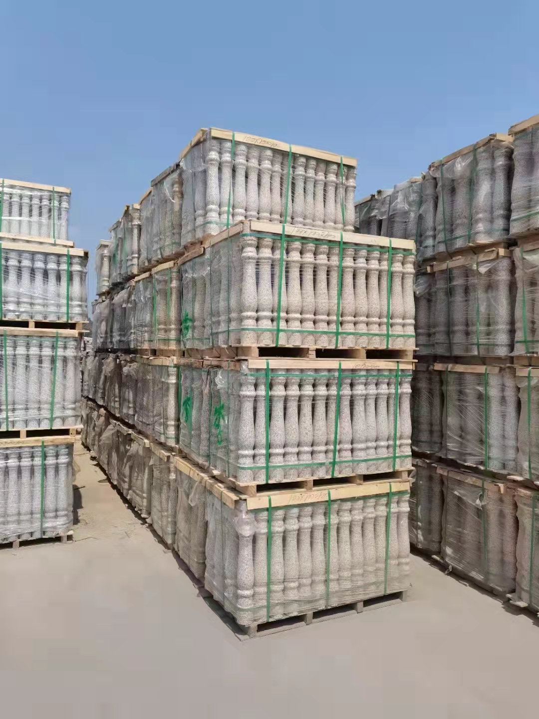 供應(yīng)異型欄桿圖片