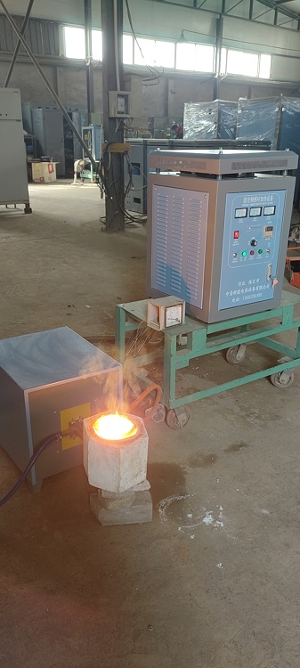 中清新能 超音頻熔煉設(shè)備圖片