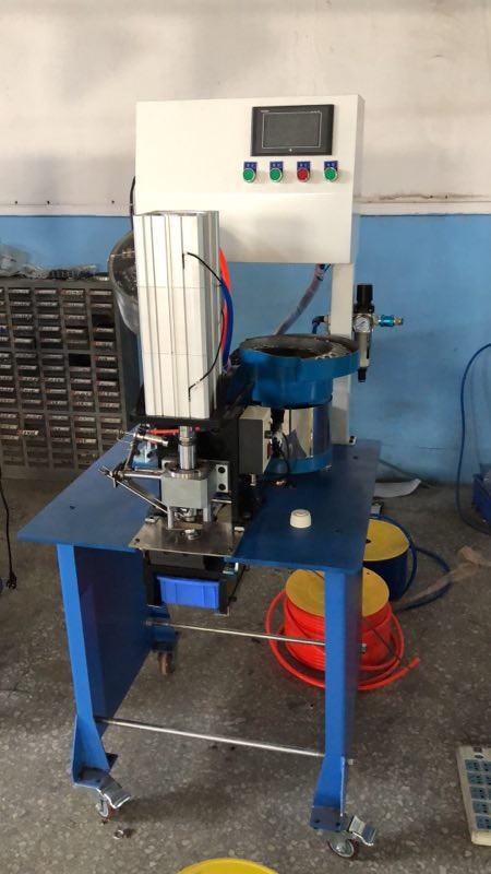 新款全自動雞眼機沖孔打扣一體機