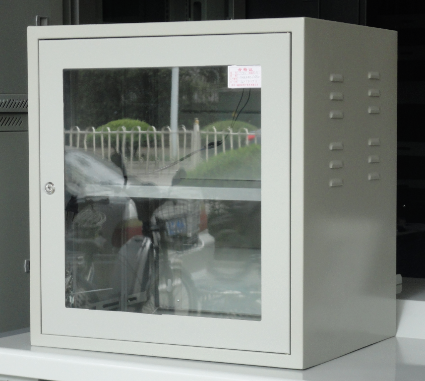 廣西南寧普通C型12U掛墻機柜圖片