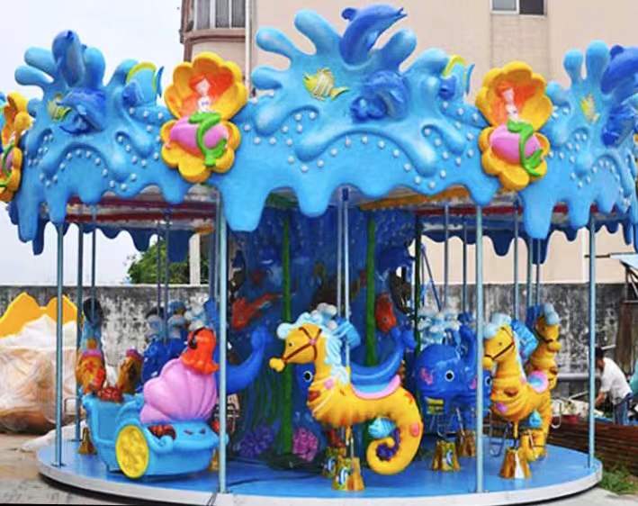 旋轉(zhuǎn)木馬圖片/旋轉(zhuǎn)木馬樣板圖 (4)