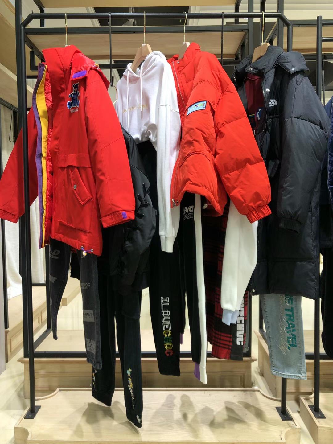 輕奢潮牌我愛巧克力系列2021秋冬品牌女裝原創(chuàng)專柜撤柜批發(fā) 女裝貨源批發(fā)網(wǎng)