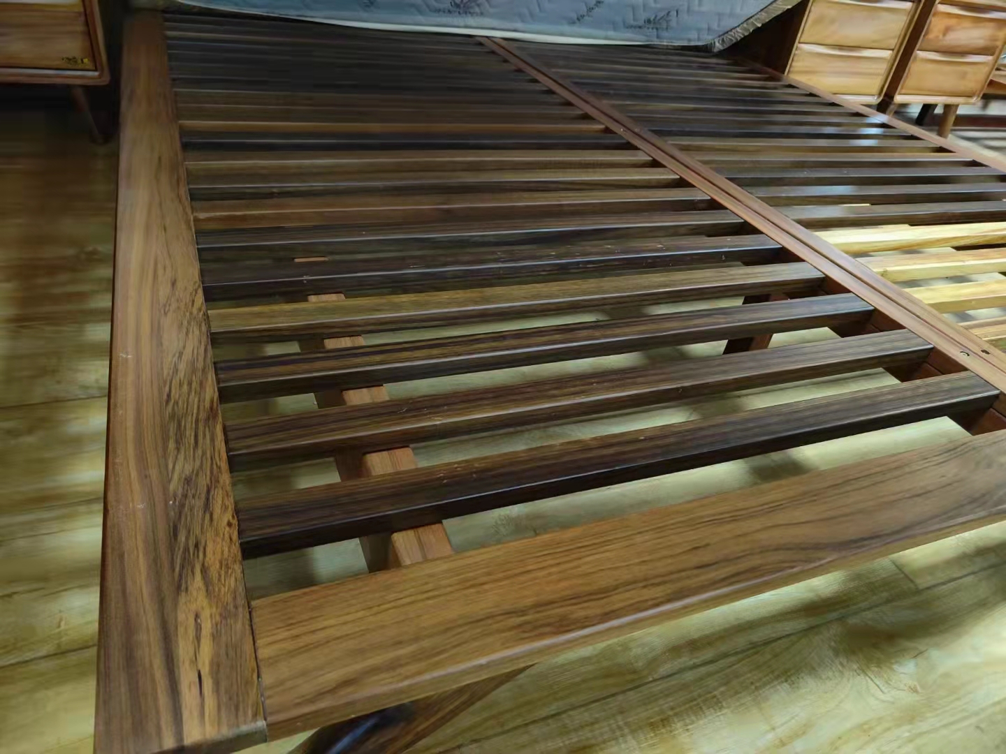 浙江實木床現(xiàn)貨-哪家好-多少錢-【浙江安吉迪凱馨家居有限公司】