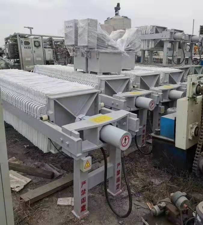 真空污泥隔膜帶式 固液分離設(shè)備 鵬達(dá)二手設(shè)備 二手廂式壓濾機(jī) 二手帶式壓濾機(jī)圖片