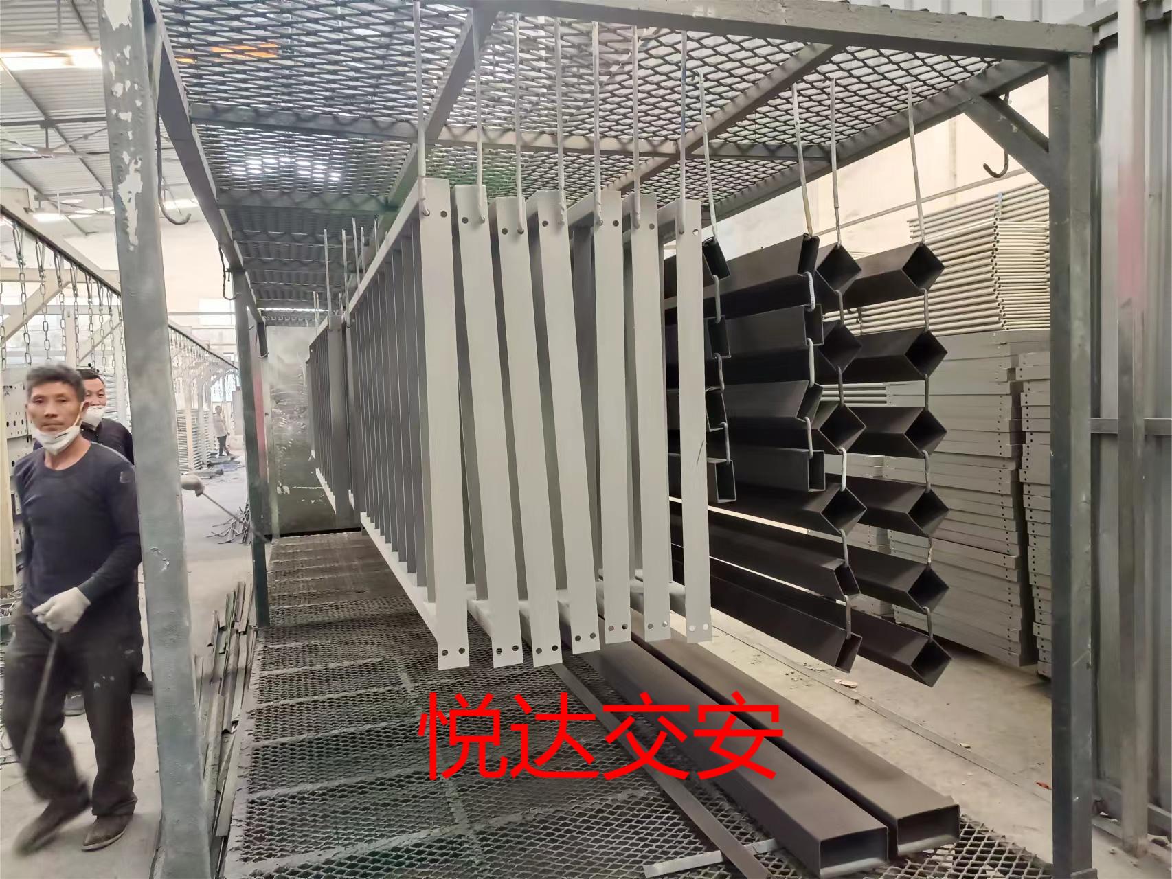 護(hù)欄不銹鋼復(fù)合管圖片/護(hù)欄不銹鋼復(fù)合管樣板圖 (3)
