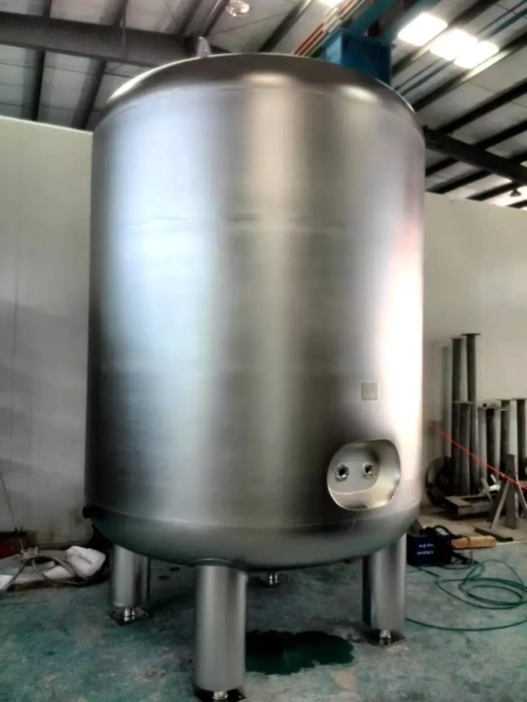 液壓噴砂房 環(huán)保液壓噴砂房 定制各種型號 噴砂房 噴砂除銹除氧化皮 密封性能好圖片