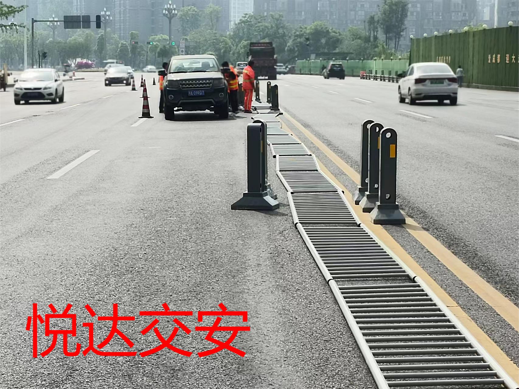 城市道路護欄圖片/城市道路護欄樣板圖 (3)