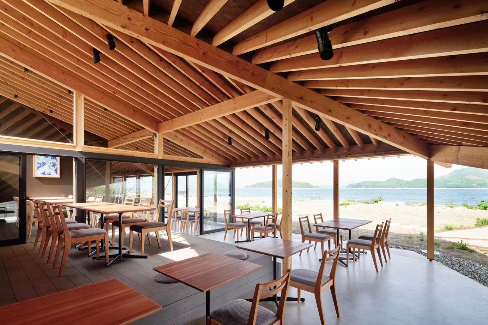 江蘇鹽城膠合木海景餐廳 日式料理店 木結(jié)構(gòu)木屋建筑 木結(jié)構(gòu)設(shè)計施工