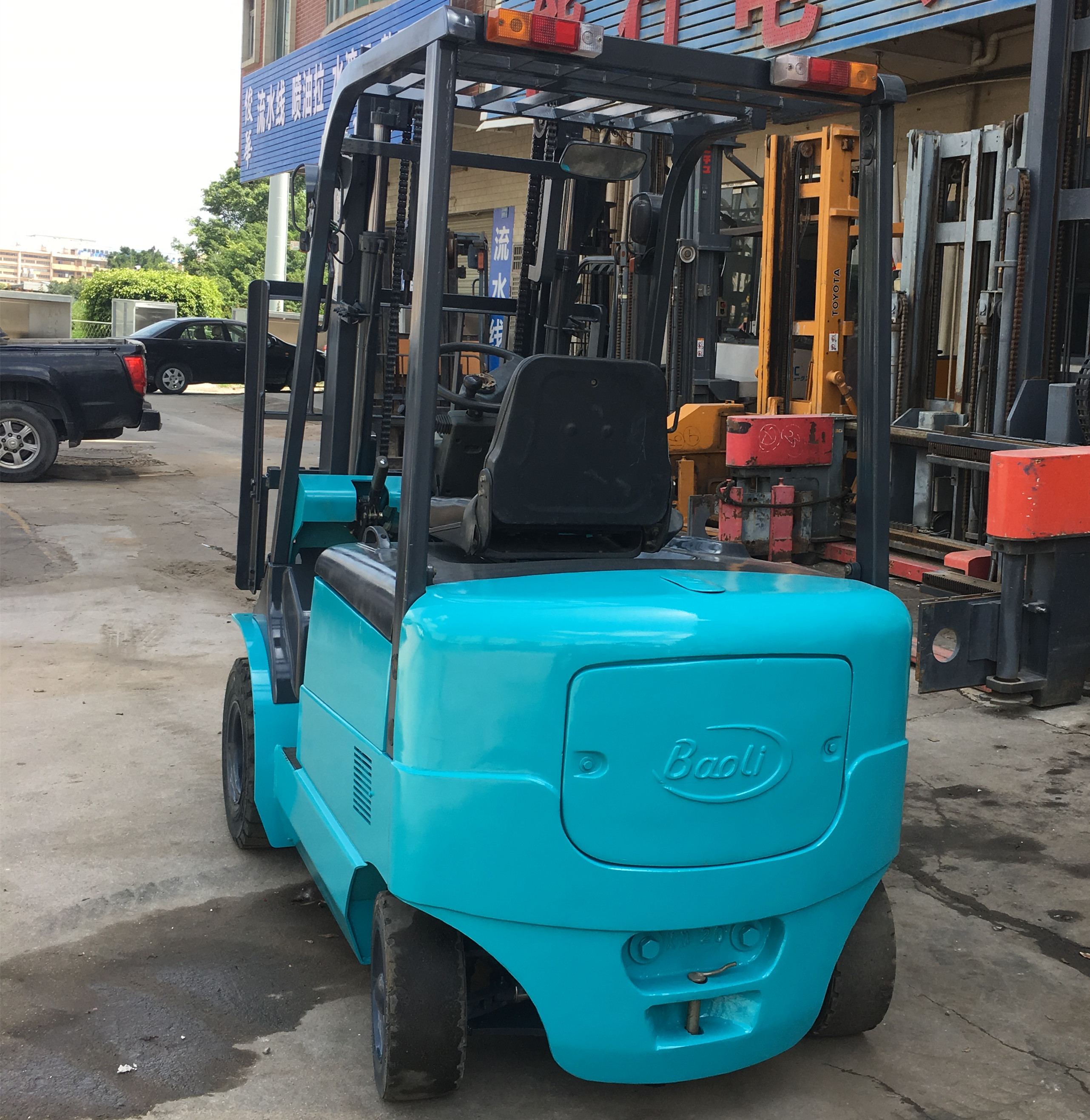 二手 2噸寶鸝電動(dòng)叉車