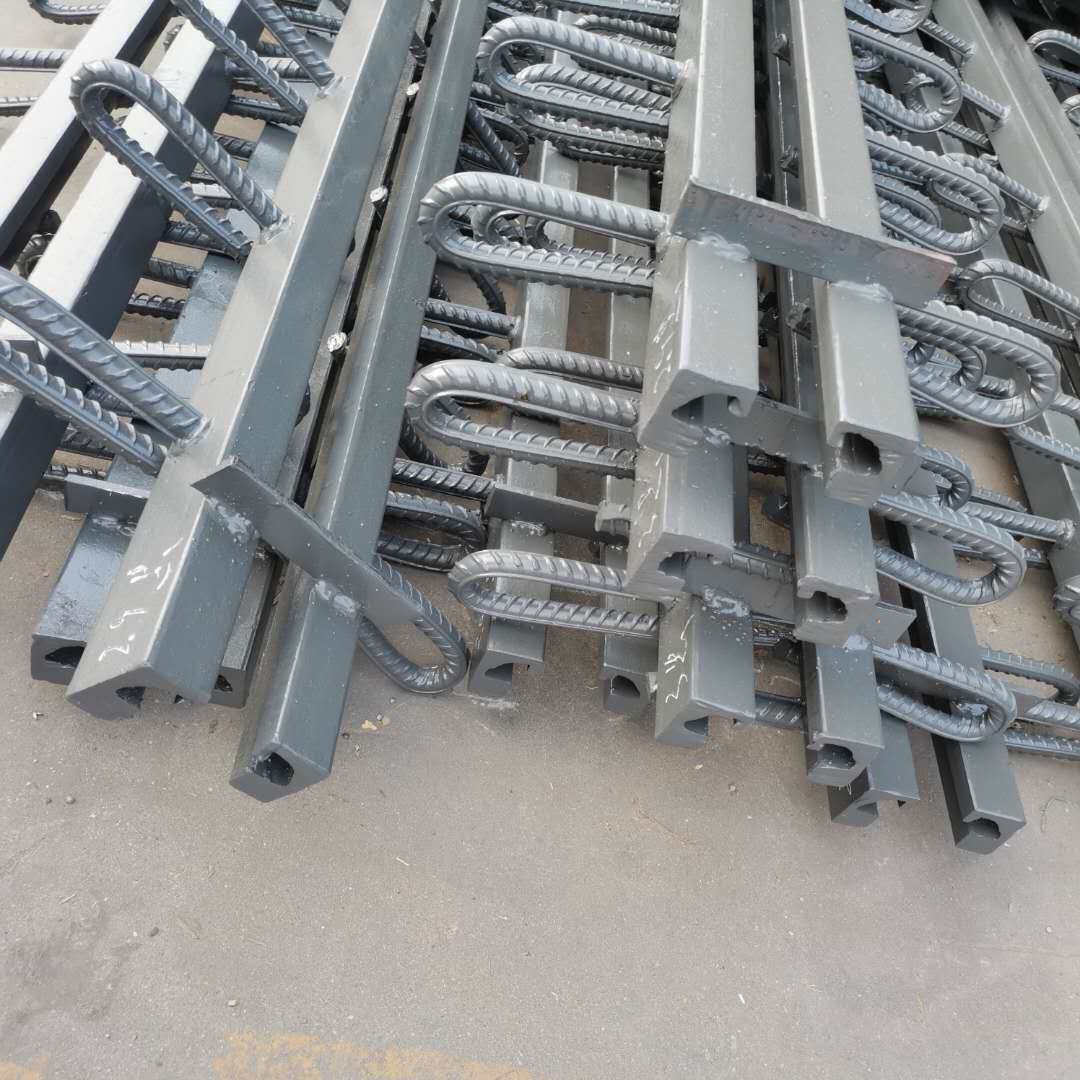 衡水楚江鋼板伸縮縫 梳形鋼板伸縮縫價格 HZF80梳形鋼板伸縮縫批發(fā)