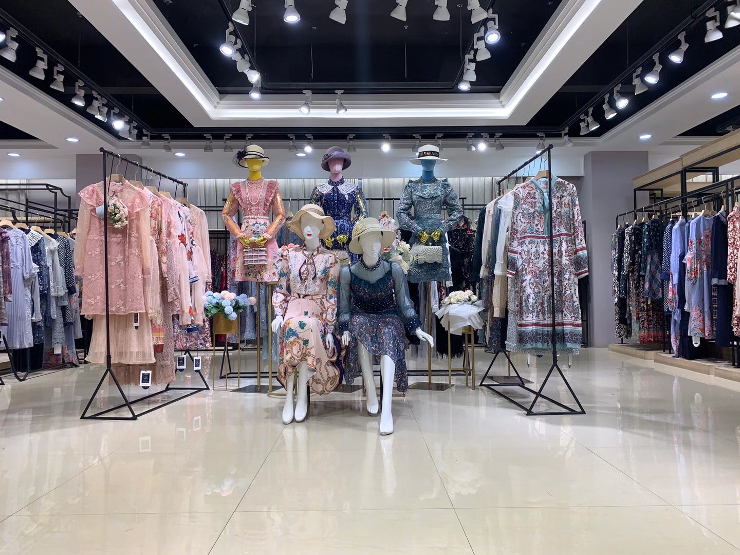 當(dāng)季新款女裝杰茜卡的秘密 2022品牌折扣女裝尾貨批發(fā)供應(yīng)商