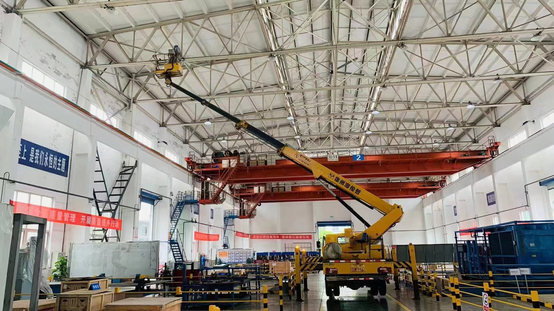 瀘州云梯車租賃橋梁檢測(cè)/隧道檢測(cè)用成航高空作業(yè)車圖片