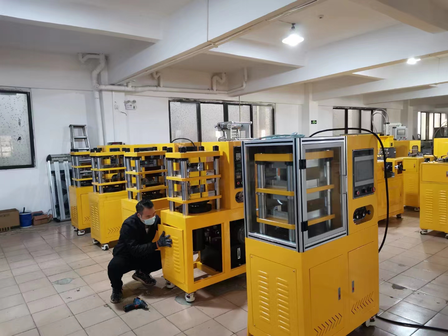 50噸雙層安全罩硫化機圖片/50噸雙層安全罩硫化機樣板圖 (2)