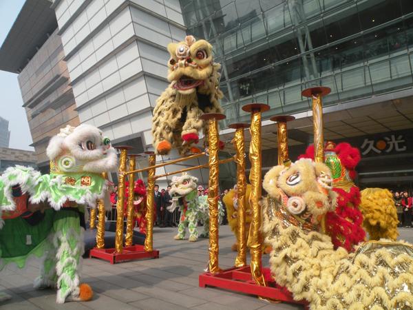 深圳舞狮队，新年舞狮舞龙拜年图片