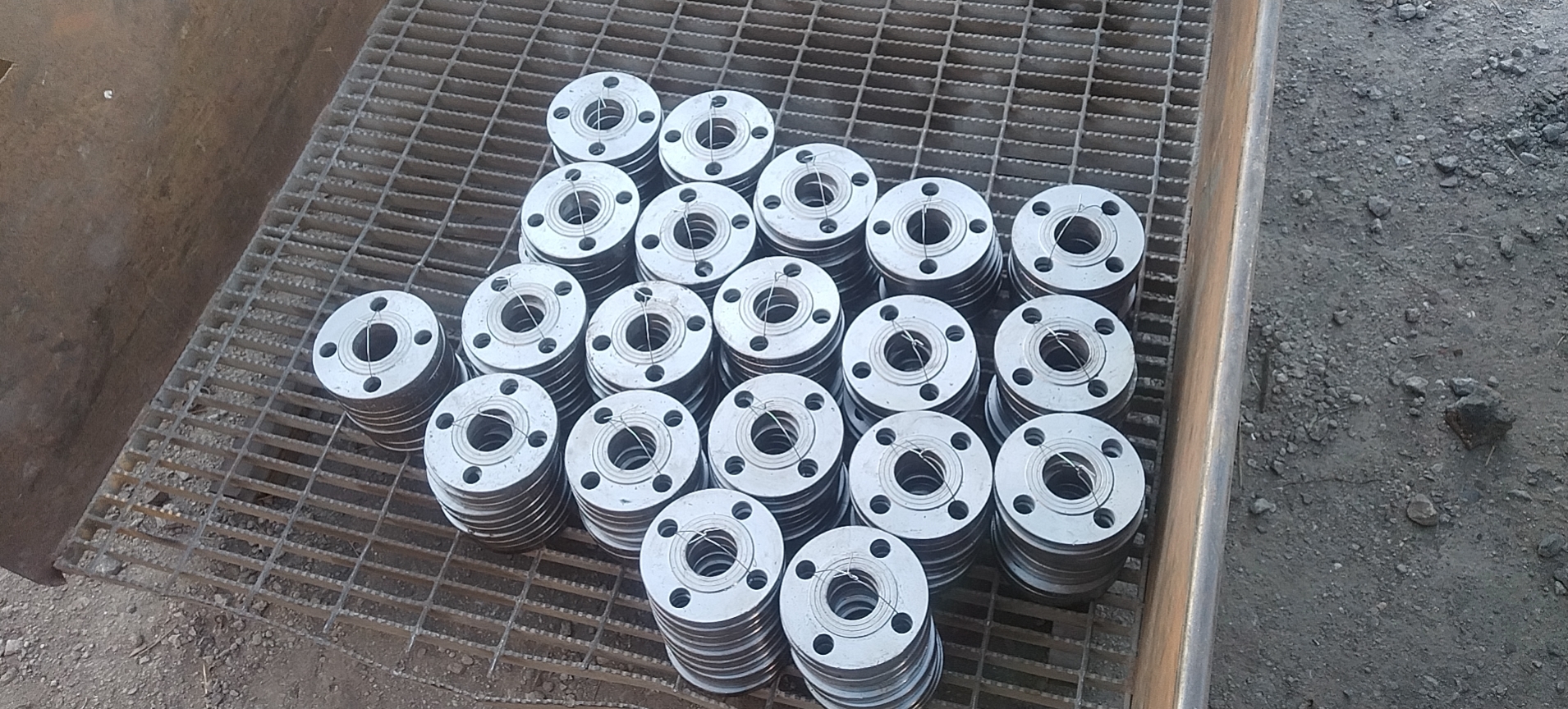 供應(yīng)CB46-94船標(biāo)法蘭、JIS-2220日標(biāo)法蘭，廣州市鑫順管件經(jīng)營部