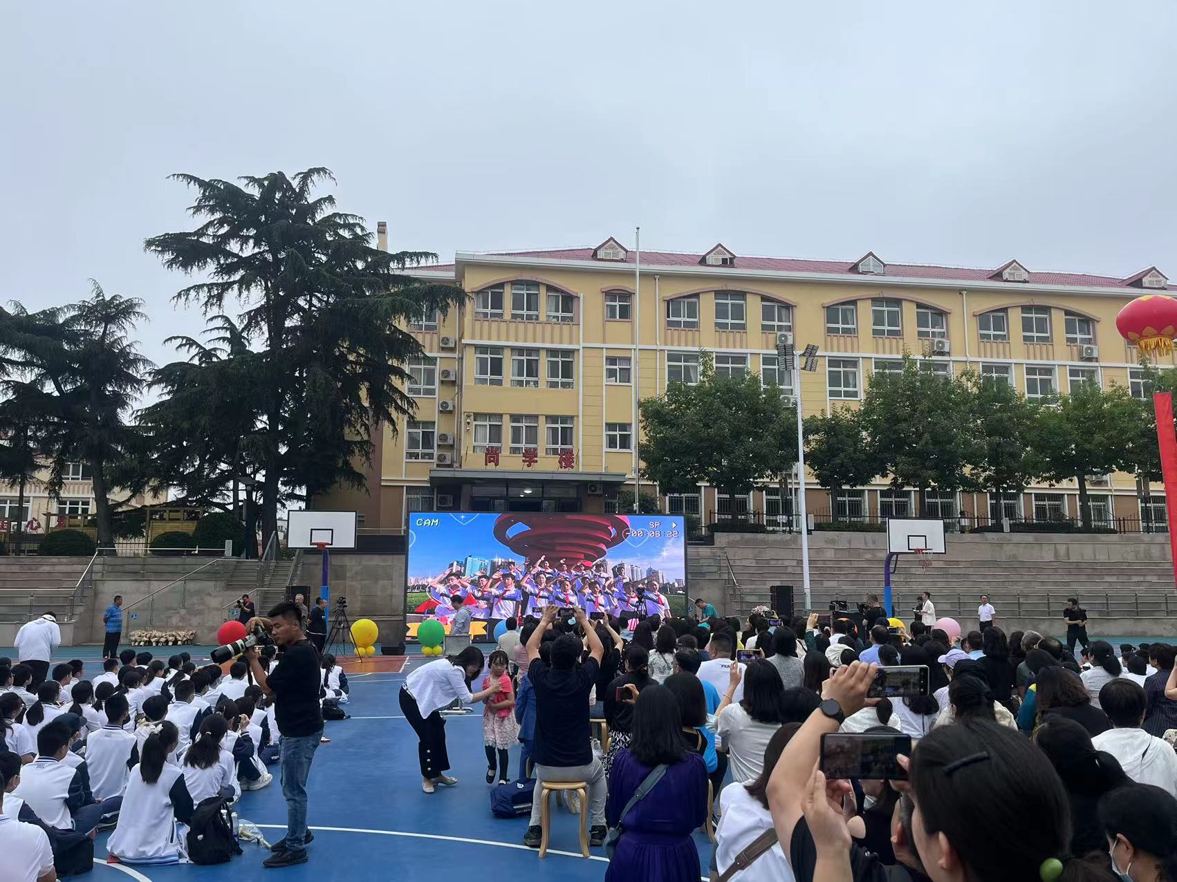 畢業(yè)典禮圖片/畢業(yè)典禮樣板圖 (3)