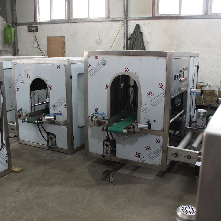 桶裝水全自動(dòng)套袋機(jī)圖片/桶裝水全自動(dòng)套袋機(jī)樣板圖 (2)