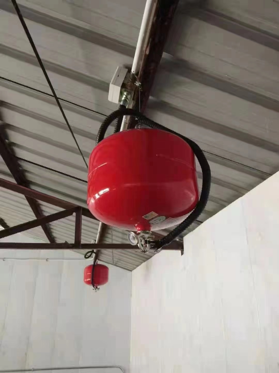 懸掛式干粉滅火器圖片/懸掛式干粉滅火器樣板圖 (2)