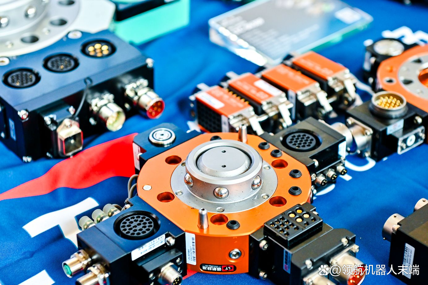 工業(yè)機器人快換圖片