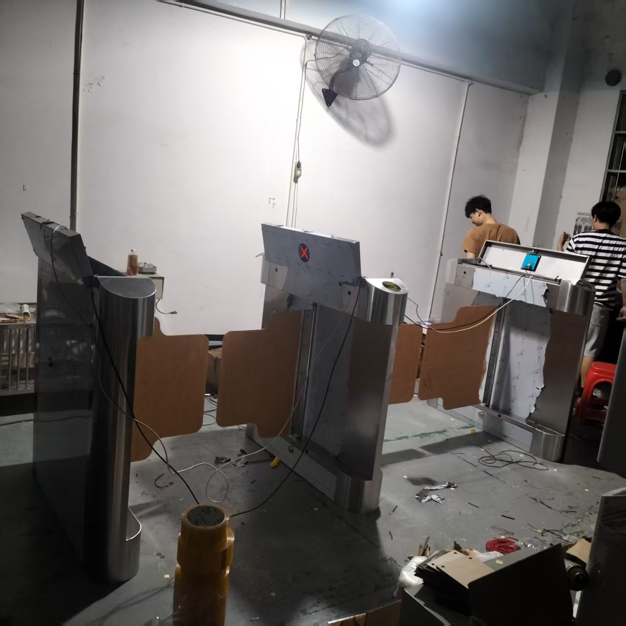 不銹鋼智能人行通道擺閘供應(yīng)廠家