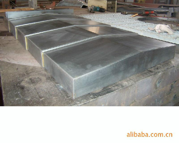 哈斯機(jī)床防護(hù)罩原裝定做伸縮式護(hù)板華群機(jī)械x軸y軸鋼板防護(hù)罩