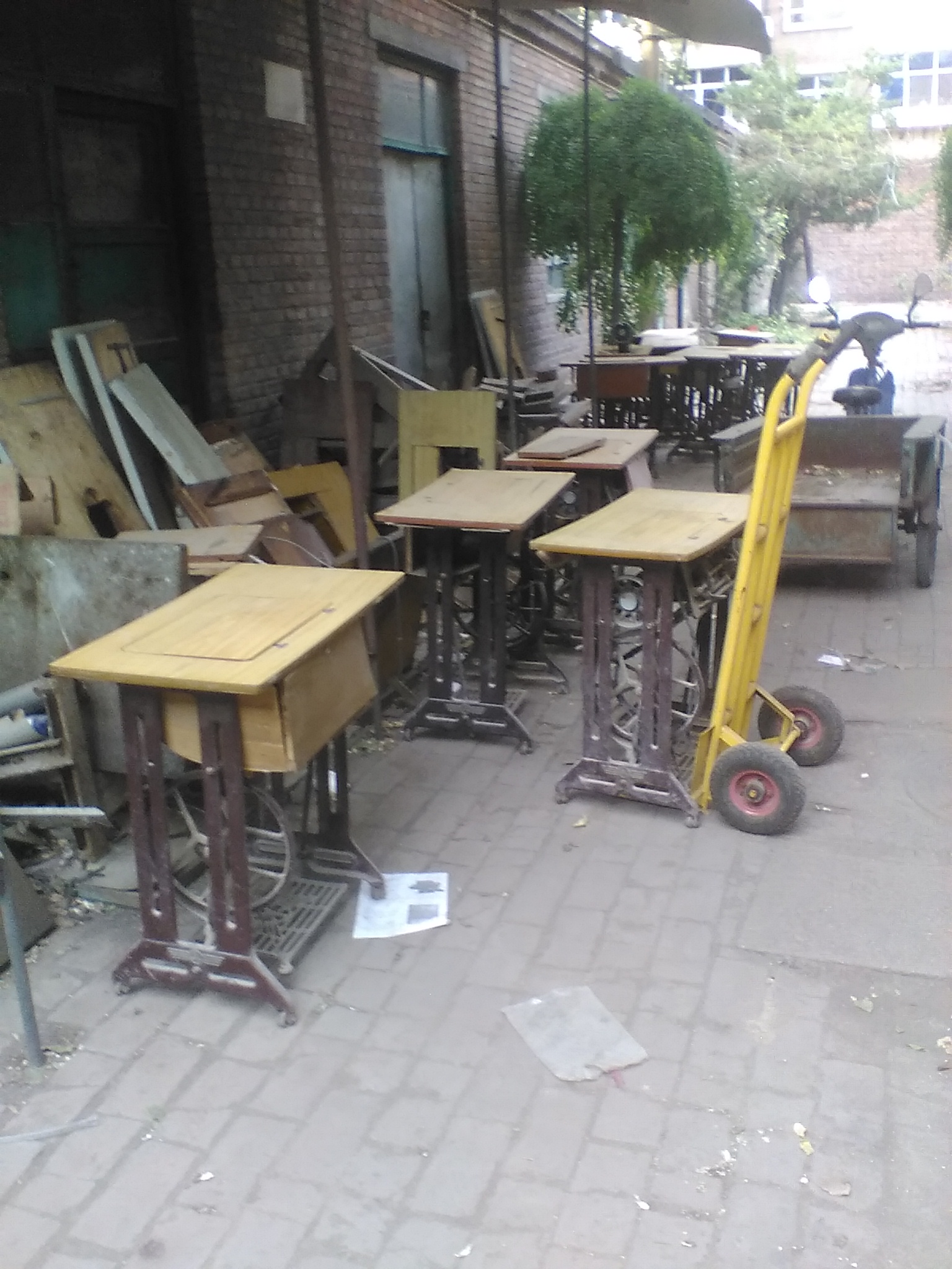 供應用于家用的石家莊家用縫紉機腳踏老式長期銷售哪里買的價格80年代以前質量特別好皮實耐用吃厚薄厚通吃維修方便