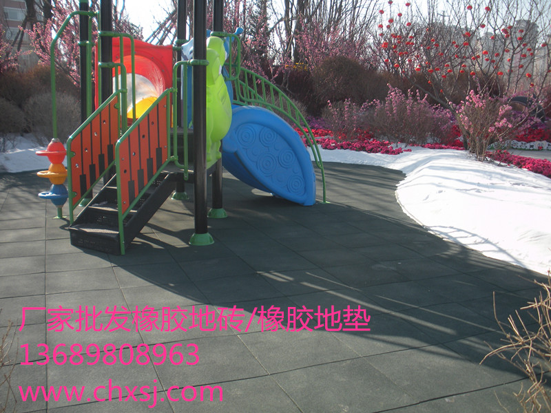 供應(yīng)用于體育場|兒童游樂場|老年活動中心的吉林長春松原白城橡膠地墊廠家批發(fā)